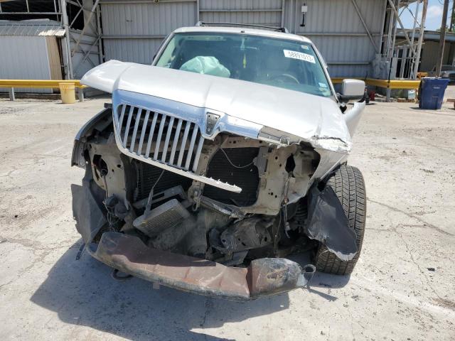 Photo 5 from auction – 2005 LINCOLN NAVIGATOR with VIN 5LMFU28555LJ03908