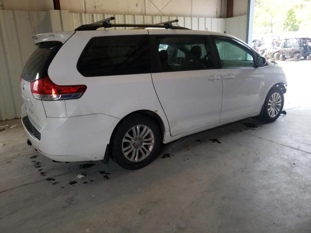Photo 3 from auction – 2011 TOYOTA SIENNA XLE with VIN 5TDYK3DC7BS123197