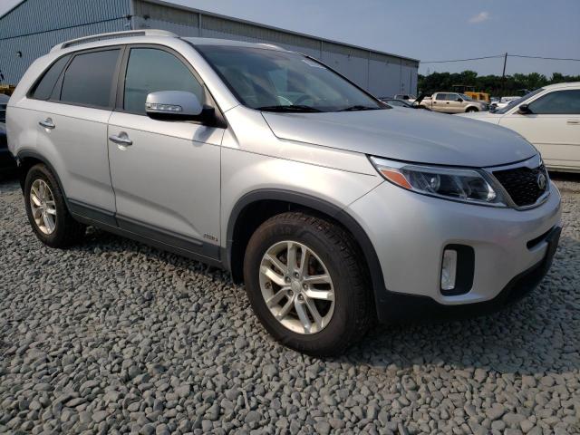 Photo 4 from auction – 2015 KIA SORENTO LX with VIN 5XYKTCA67FG630234