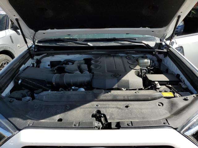 Photo 11 from auction – 2018 TOYOTA 4RUNNER SR with VIN JTEBU5JR5J5523358