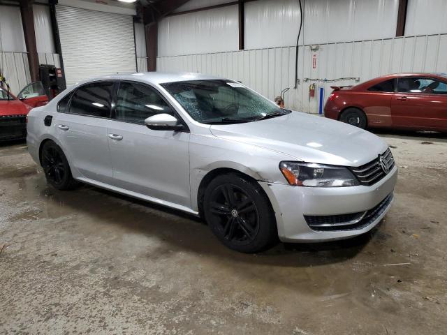Photo 4 from auction – 2012 VOLKSWAGEN PASSAT S with VIN 1VWAP7A30CC015812
