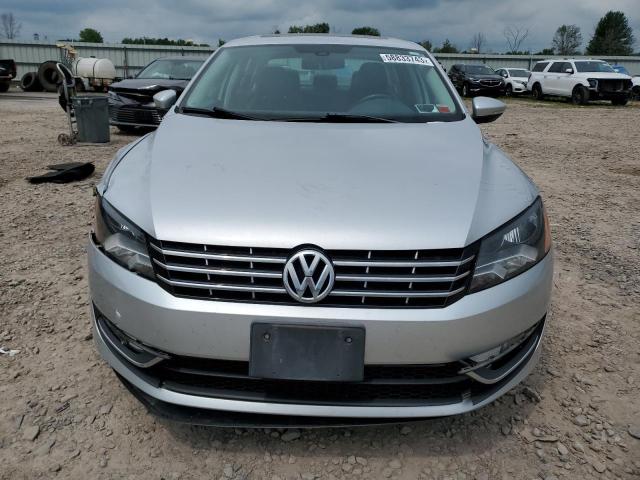 Photo 5 from auction – 2012 VOLKSWAGEN PASSAT SEL with VIN 1VWCP7A34CC037840