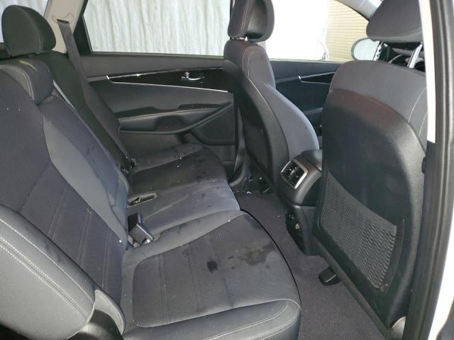 Photo 11 from auction – 2016 KIA SORENTO LX with VIN 5XYPGDA36GG112624