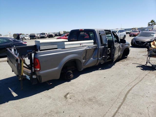 Photo 3 from auction – 2003 FORD F250 SUPER with VIN 3FTNX20L33MB44618