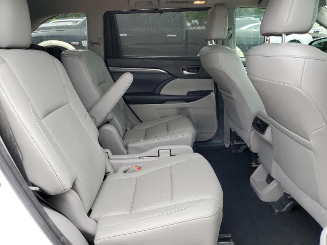 Photo 10 from auction – 2018 TOYOTA HIGHLANDER with VIN 5TDDGRFH4JS040983