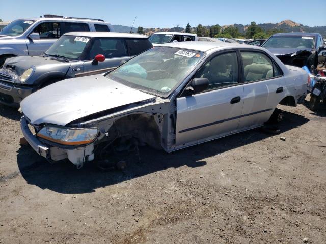 HONDA ACCORD DX 2001 with VIN JHMCF86401C000745 - Photo from auction