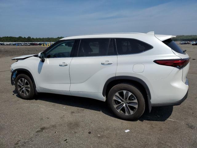 Photo 2 from auction – 2022 TOYOTA HIGHLANDER with VIN 5TDHZRBH2NS224505