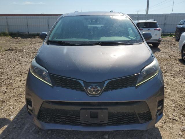 Photo 5 from auction – 2018 TOYOTA SIENNA SE with VIN 5TDXZ3DC3JS912761