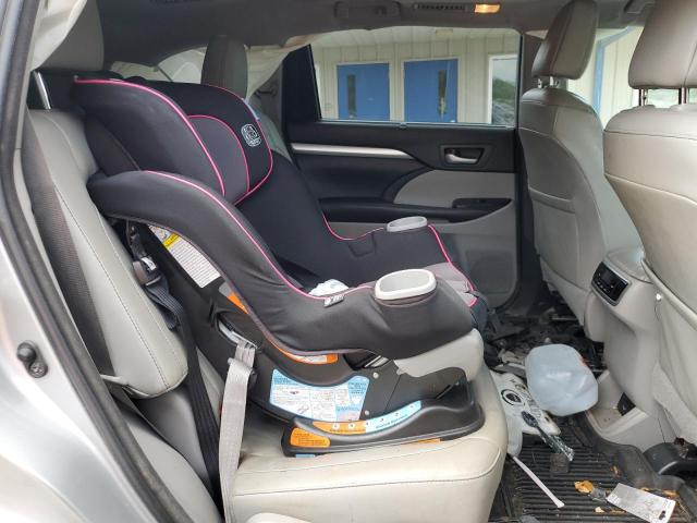 Photo 11 from auction – 2018 TOYOTA HIGHLANDER with VIN 5TDJZRFH9JS860859