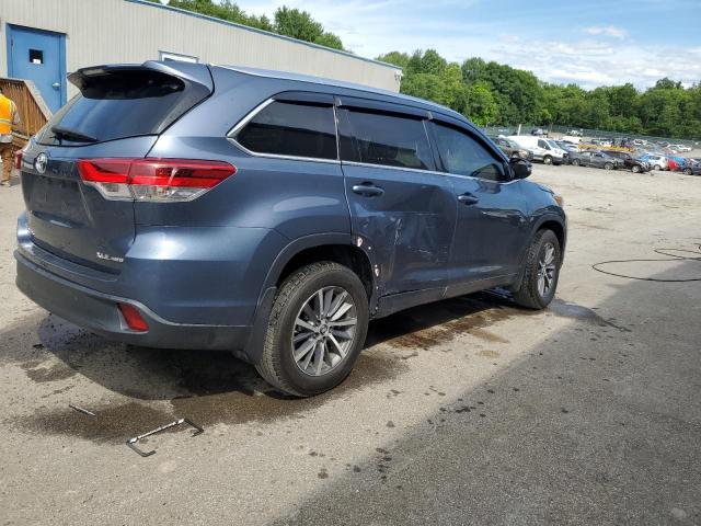 Photo 3 from auction – 2018 TOYOTA HIGHLANDER with VIN 5TDJZRFH2JS842395