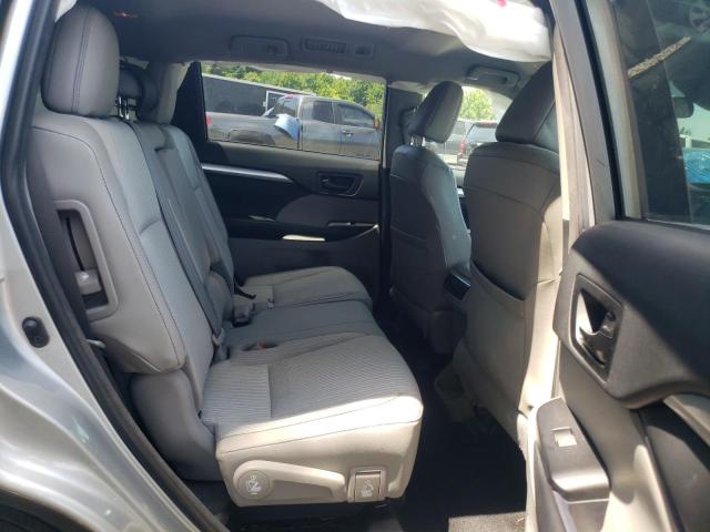 Photo 11 from auction – 2018 TOYOTA HIGHLANDER with VIN 5TDBZRFH1JS914403