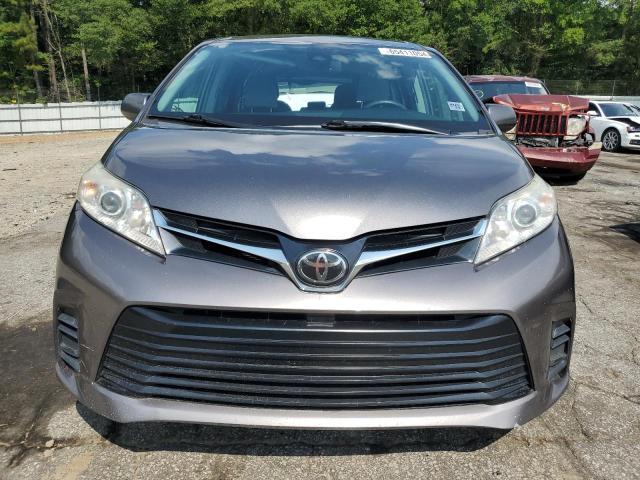 Photo 5 from auction – 2018 TOYOTA SIENNA LE with VIN 5TDKZ3DC3JS910633