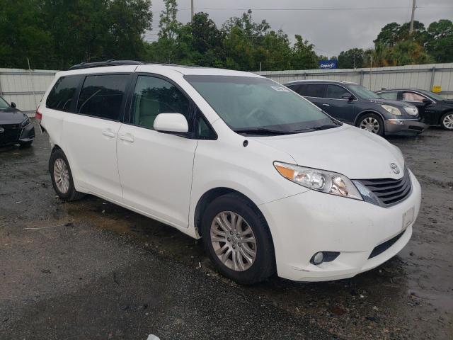 Photo 4 from auction – 2014 TOYOTA SIENNA XLE with VIN 5TDYK3DC4ES426488