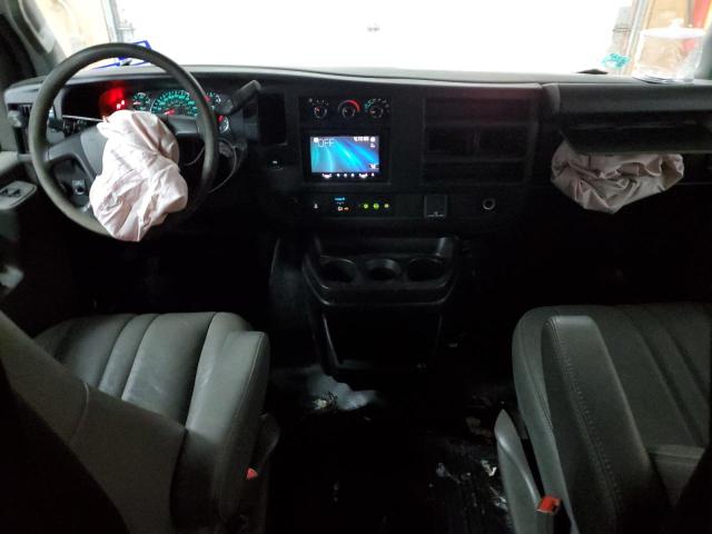 Photo 8 from auction – 2018 CHEVROLET EXPRESS G2 with VIN 1GCWGBFP1J1276902
