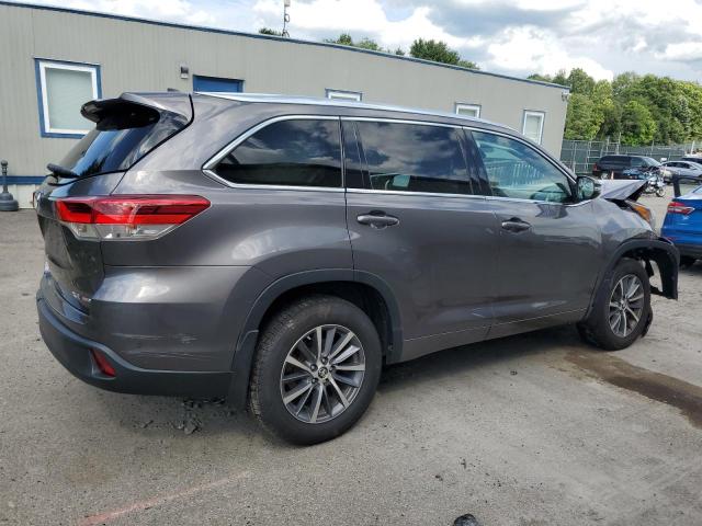 Photo 3 from auction – 2018 TOYOTA HIGHLANDER with VIN 5TDJZRFH9JS866743