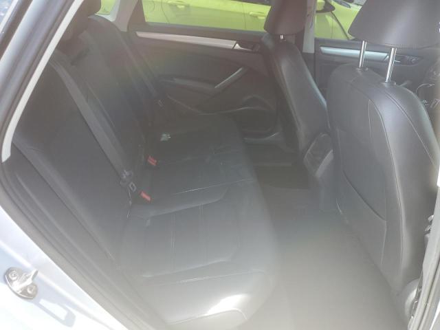 Photo 10 from auction – 2015 VOLKSWAGEN PASSAT S with VIN 1VWAT7A33FC111661