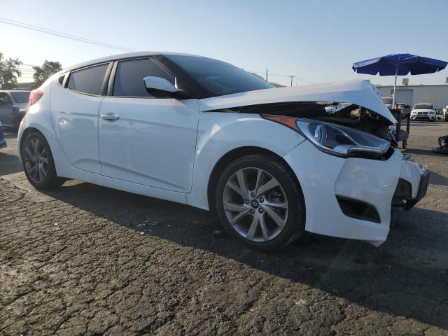 Photo 4 from auction – 2016 HYUNDAI VELOSTER with VIN KMHTC6AD6GU257137