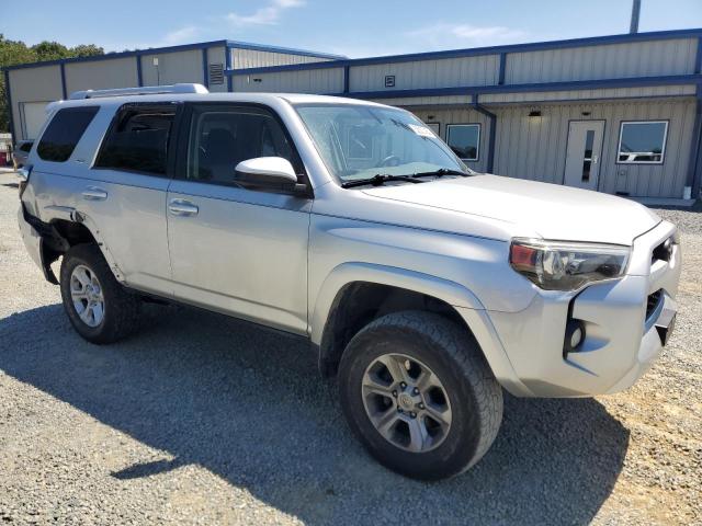 Photo 4 from auction – 2015 TOYOTA 4RUNNER SR with VIN JTEBU5JR8F5229654