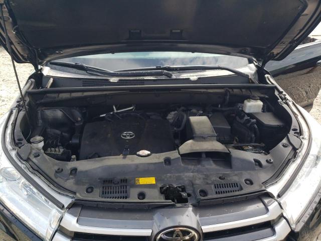 Photo 12 from auction – 2018 TOYOTA HIGHLANDER with VIN 5TDBZRFH2JS824029