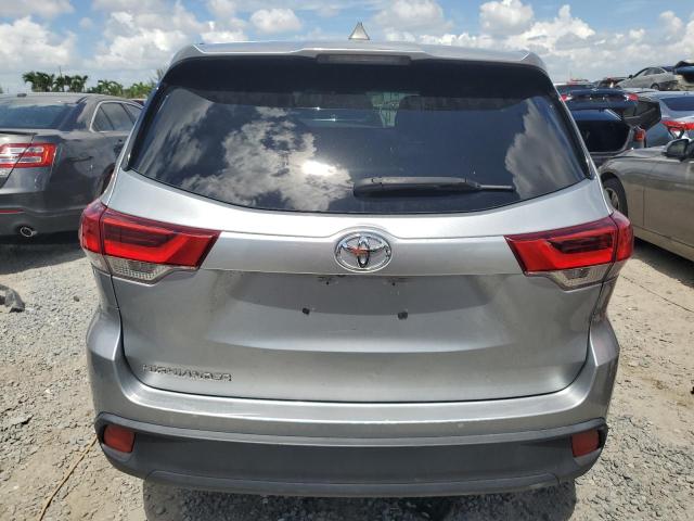 Photo 6 from auction – 2018 TOYOTA HIGHLANDER with VIN 5TDZZRFH5JS272606