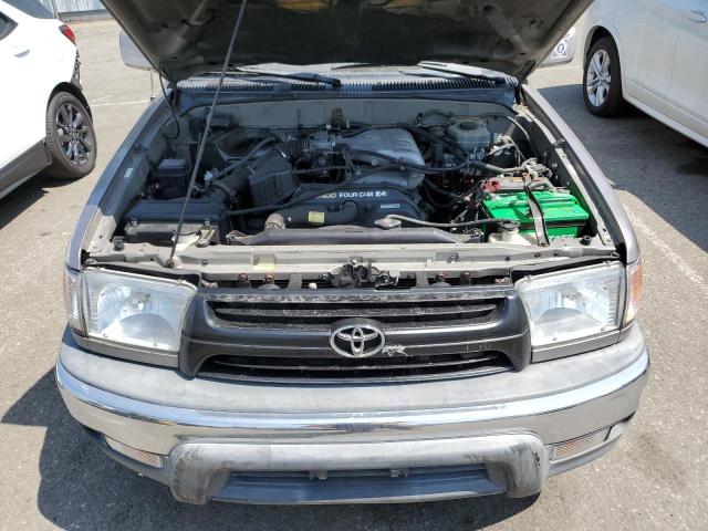 Photo 11 from auction – 2002 TOYOTA 4RUNNER SR with VIN JT3GN86RX20236537