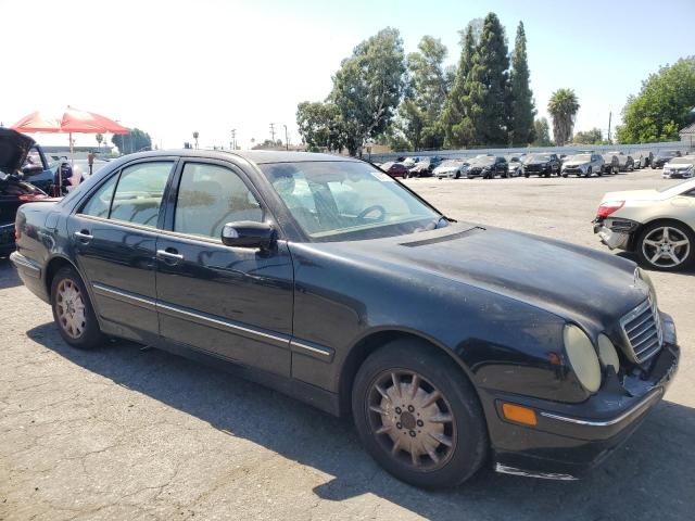 Photo 4 from auction – 2001 MERCEDES-BENZ E 320 with VIN WDBJF65J01B304022