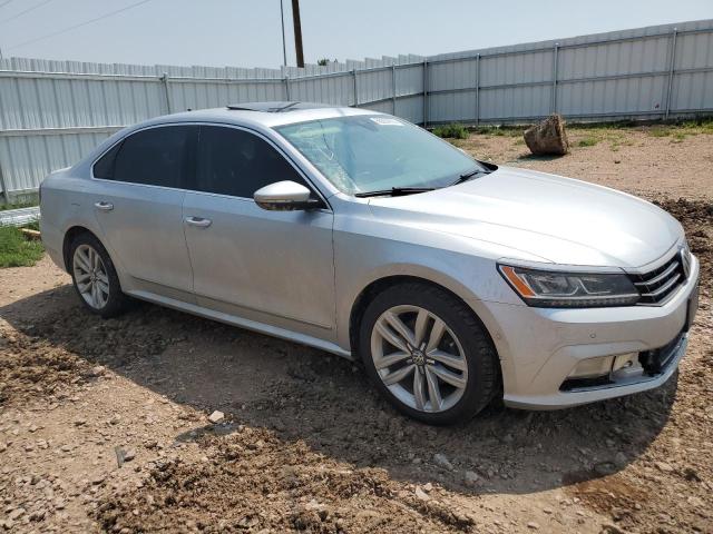 Photo 4 from auction – 2017 VOLKSWAGEN PASSAT SEL with VIN 1VWCT7A37HC077431