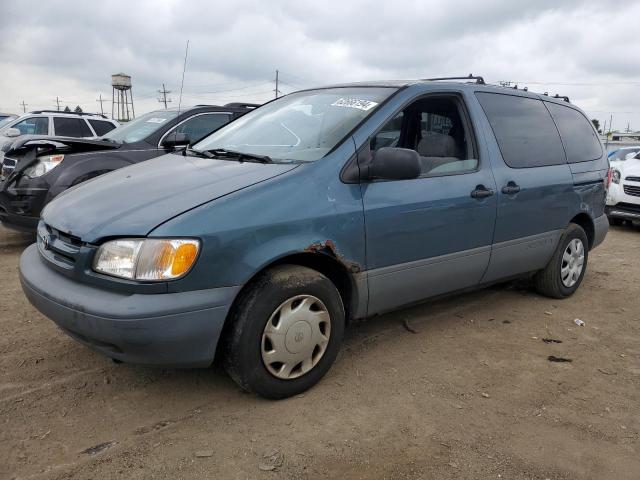 TOYOTA SIENNA CE 2001 with VIN 4T3ZF19C51U388588 - Photo from auction