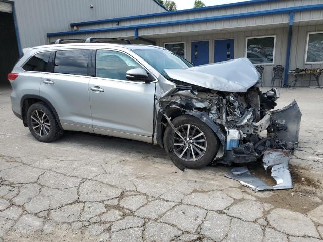 Photo 4 from auction – 2018 TOYOTA HIGHLANDER with VIN 5TDJZRFH9JS860859