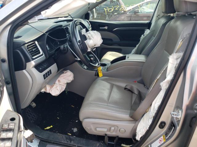 Photo 7 from auction – 2017 TOYOTA HIGHLANDER with VIN 5TDDZRFH3HS384471