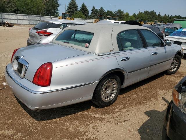 Photo 3 from auction – 2000 LINCOLN TOWN CAR C with VIN 1LNHM83W8YY793577