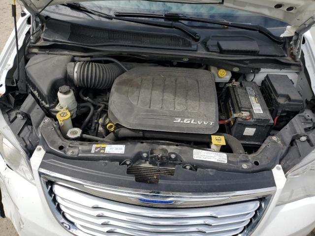 Photo 12 from auction – 2016 CHRYSLER TOWN & COU with VIN 2C4RC1BG3GR299983