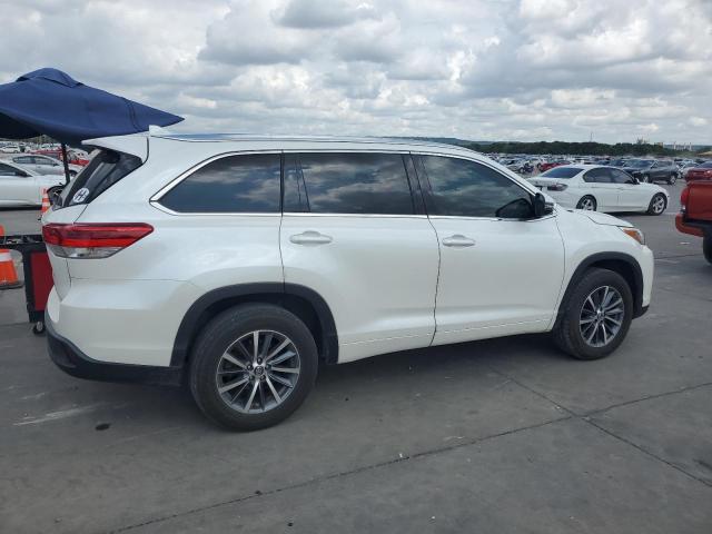 Photo 3 from auction – 2018 TOYOTA HIGHLANDER with VIN 5TDKZRFH7JS283690