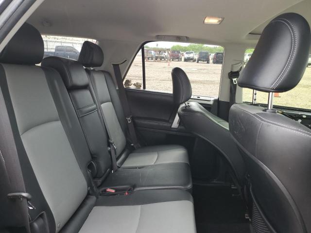 Photo 11 from auction – 2018 TOYOTA 4RUNNER SR with VIN JTEZU5JR5J5169730