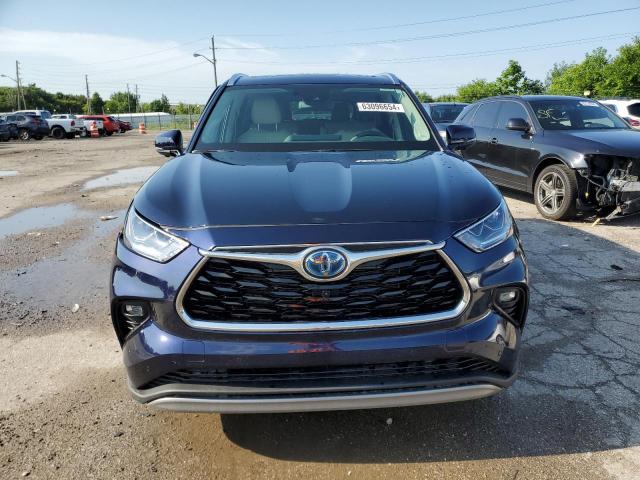 Photo 5 from auction – 2023 TOYOTA HIGHLANDER with VIN 5TDEBRCH5PS124648
