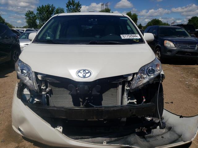 Photo 5 from auction – 2011 TOYOTA SIENNA XLE with VIN 5TDYK3DC5BS068667