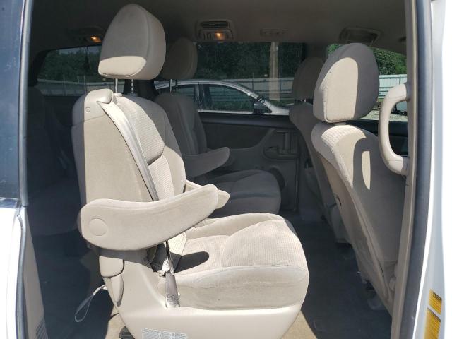 Photo 11 from auction – 2010 TOYOTA SIENNA CE with VIN 5TDKK4CC0AS306145