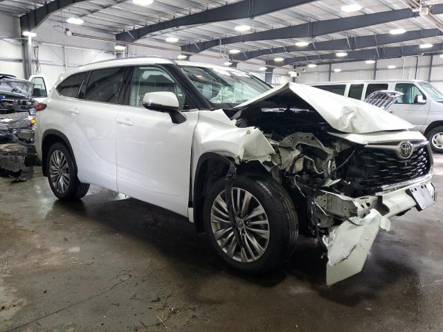 Photo 4 from auction – 2022 TOYOTA HIGHLANDER with VIN 5TDFZRBH7NS232848