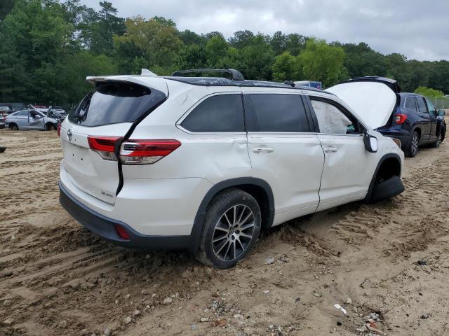 Photo 3 from auction – 2018 TOYOTA HIGHLANDER with VIN 5TDJZRFH3JS546897