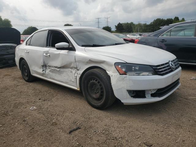 Photo 4 from auction – 2013 VOLKSWAGEN PASSAT S with VIN 1VWAP7A32DC039353