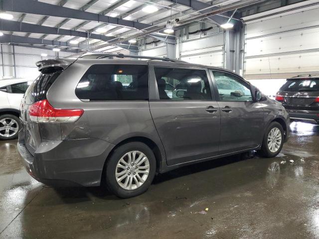 Photo 3 from auction – 2012 TOYOTA SIENNA XLE with VIN 5TDYK3DC6CS243798