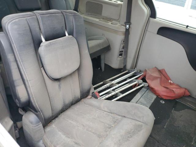 Photo 11 from auction – 2016 CHRYSLER TOWN & COU with VIN 2C4RC1CG5GR189225