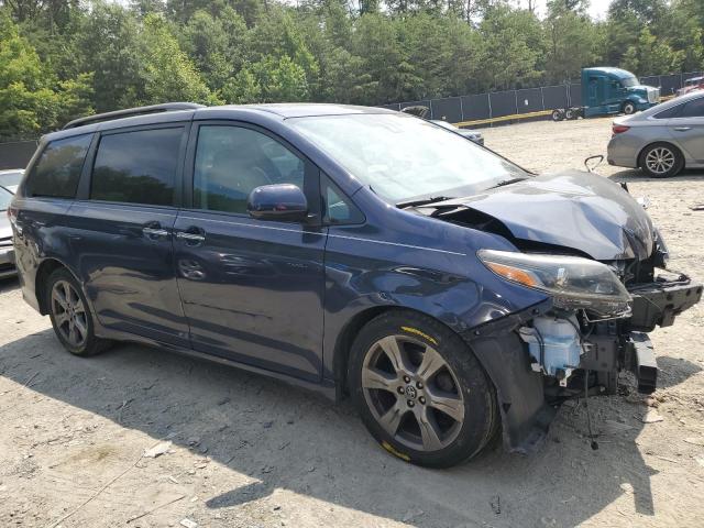 Photo 4 from auction – 2018 TOYOTA SIENNA SE with VIN 5TDXZ3DC9JS943013