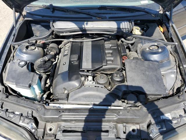 Photo 11 from auction – 2005 BMW 325 I with VIN WBAEV33475KX09850