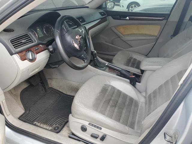 Photo 7 from auction – 2012 VOLKSWAGEN PASSAT SEL with VIN 1VWCH7A32CC023562