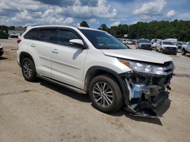 Фото 4 с аукциона – 2018 TOYOTA HIGHLANDER с VIN 5TDKZRFH0JS536588