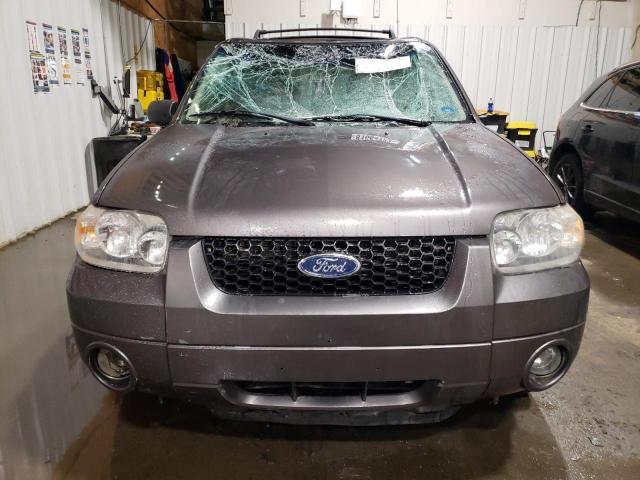 Photo 5 from auction – 2005 FORD ESCAPE LIM with VIN 1FMYU94105KC10183