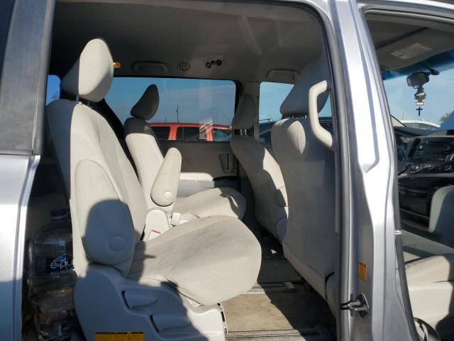 Photo 11 from auction – 2011 TOYOTA SIENNA with VIN 5TDZK3DCXBS135879