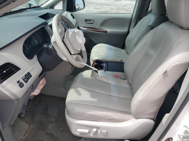 Photo 7 from auction – 2013 TOYOTA SIENNA XLE with VIN 5TDYK3DC4DS306902