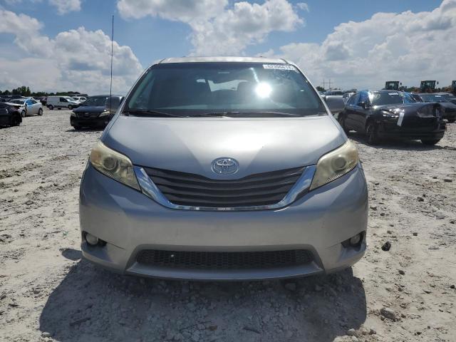 Photo 5 from auction – 2011 TOYOTA SIENNA XLE with VIN 5TDYK3DC0BS123722